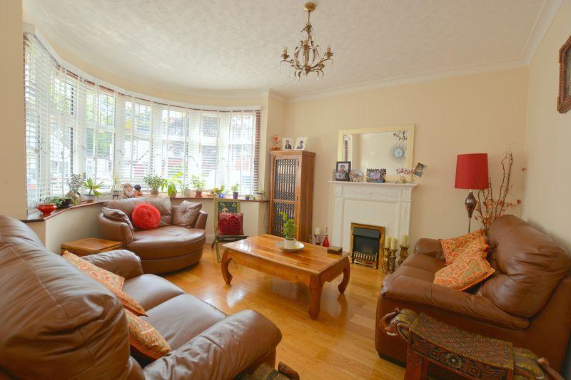 Sylvia Avenue, Hatch End 4 bed semidetached house for sale £865,000