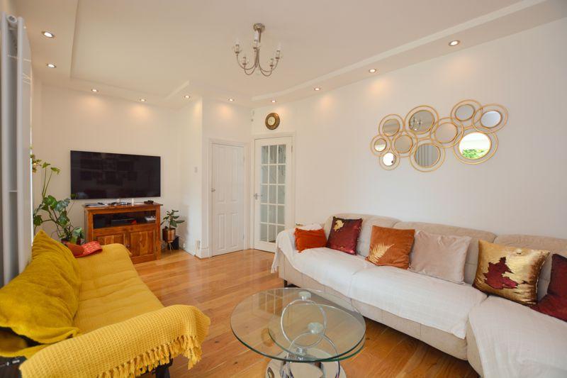 Sylvia Avenue, Hatch End 4 bed semidetached house for sale £865,000