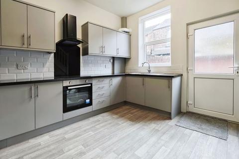 2 bedroom terraced house to rent, South Street, Carlisle