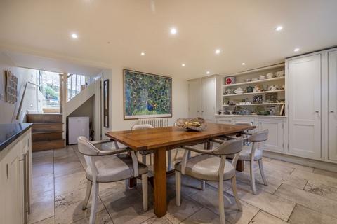 Brunswick House, 33 Fromefield, Frome, BA11 2HE