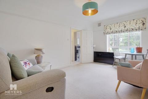 2 bedroom apartment for sale, San Remo Towers, Sea Road, Bournemouth, BH5