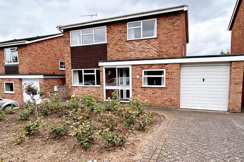 4 bedroom detached house for sale, Holloway Drive, Pershore