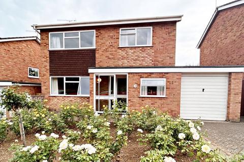 4 bedroom detached house for sale, Holloway Drive, Pershore