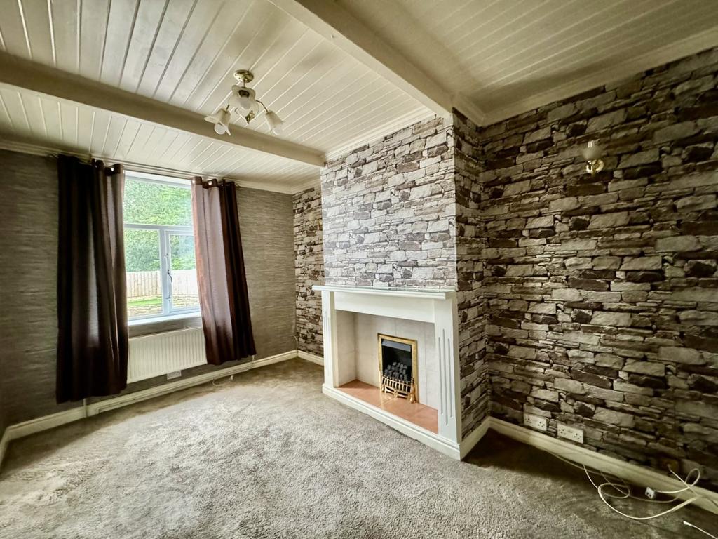 Thornton Street, Rawfolds, BD19 2 bed end of terrace house for sale £