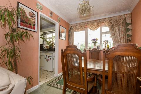 105 Long Lane, Bexleyheath, DA7 5AY