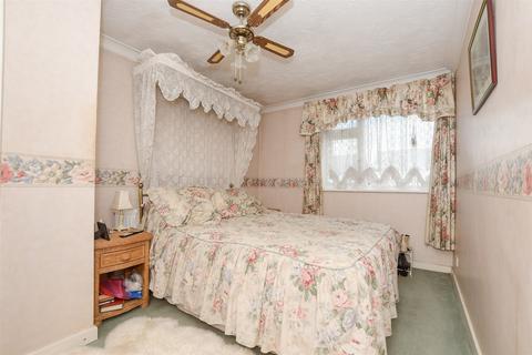 105 Long Lane, Bexleyheath, DA7 5AY