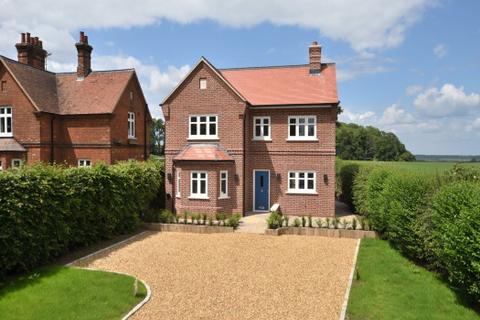 3 bedroom detached house to rent, HIGH STREET, RIDGMONT - AVAILABLE NOW!