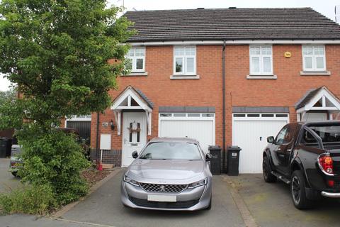 3 bedroom semi-detached house to rent, Bird Street, Dudley