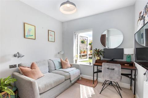 11a The Pavement, London, SE27 0UN