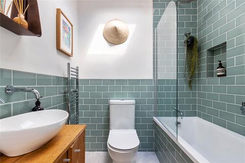 11a The Pavement, London, SE27 0UN