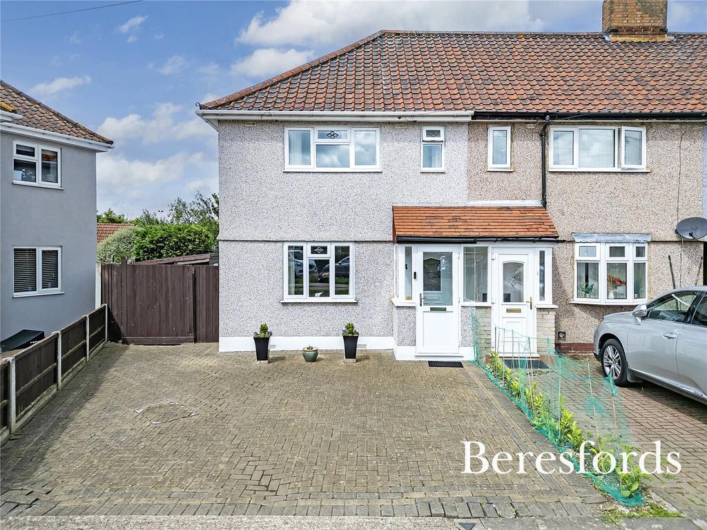 Bellhouse Road, Romford, RM7 2 bed end of terrace house for sale £375,000