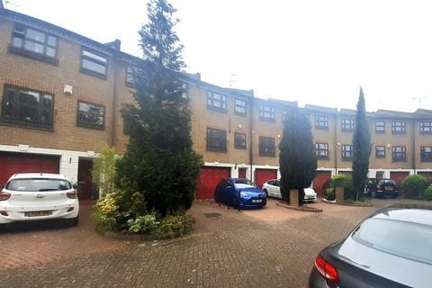 3 bedroom terraced house to rent, Albemarle Park, Albemarle Road, Beckenham, BR3 5XG