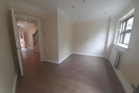 3 bedroom terraced house to rent, Albemarle Park, Albemarle Road, Beckenham, BR3 5XG