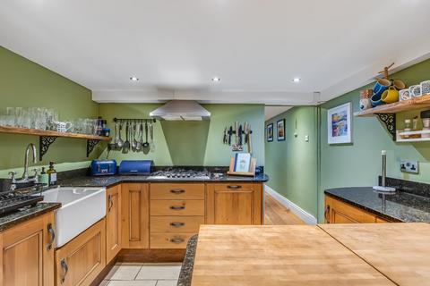 4 bedroom end of terrace house for sale, East View, Yeadon, Leeds, West Yorkshire, LS19