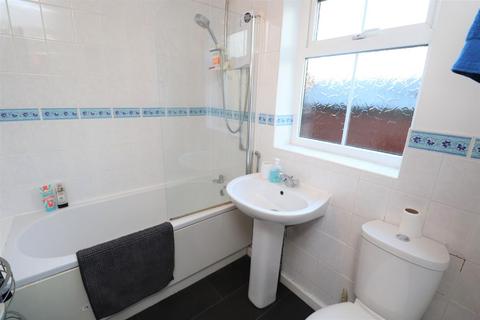 Studio for sale, Fieldway Close, Leeds, West Yorkshire, UK, LS13