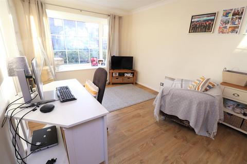 Studio for sale, Fieldway Close, Leeds, West Yorkshire, UK, LS13