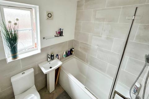 3 bedroom terraced house for sale, Haydock Avenue, Sale, Greater Manchester, M33