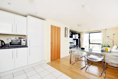 2 bedroom flat to rent, Uxbridge Road, West Ealing, London, W13