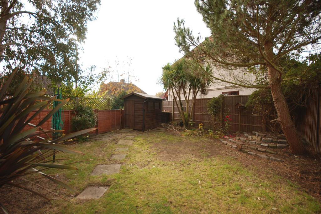 Grantley Road, Stoughton, Guildford, GU2 4 bed semidetached house to