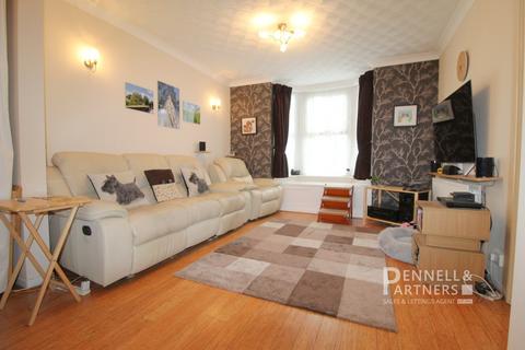 3 bedroom end of terrace house for sale, West Parade, Peterborough PE3
