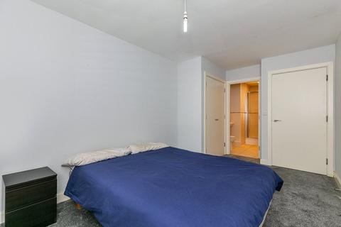 2 bedroom apartment for sale, Tupwood Lane, CATERHAM, Surrey, CR3