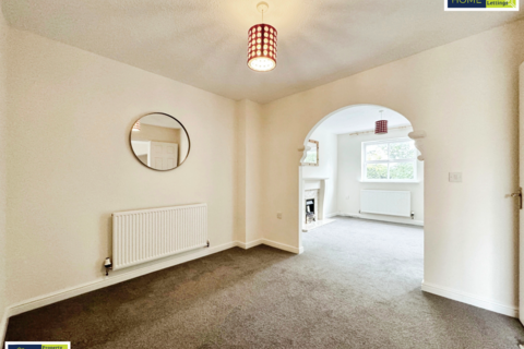 4 bedroom semi-detached house to rent, Goldhill Gardens, Leicester, Leicestershire