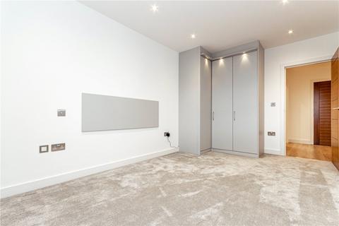 2 bedroom flat for sale, Stonehills, Welwyn Garden City, Hertfordshire