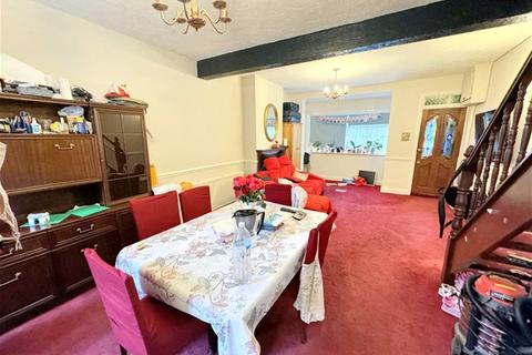2 bedroom terraced house to rent, Louise Road, Stratford