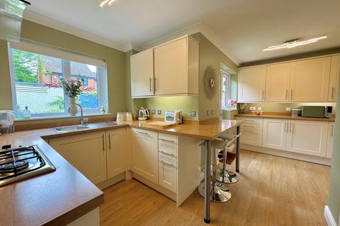 22 Keycroft Copse, Peatmoor, Swindon, SN5 5AE