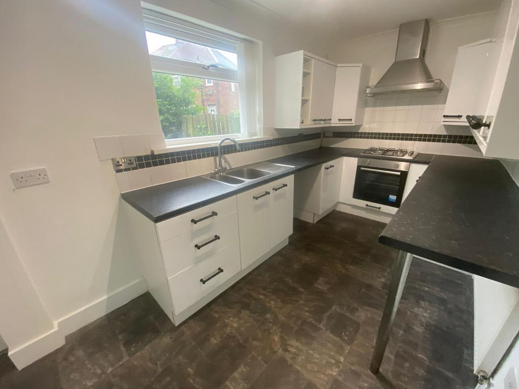 Perth Road, Sunderland 2 bed semidetached house £595 pcm (£137 pw)