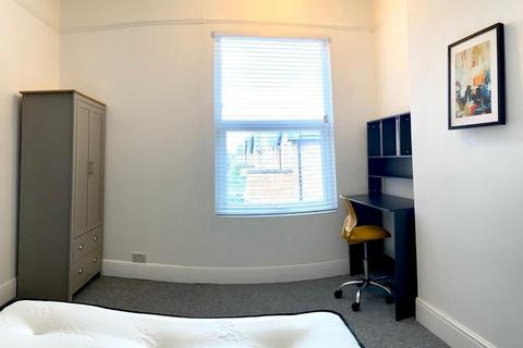 1 bedroom in a house share to rent, City Road-DB