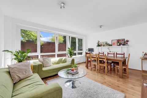 19b Ravenscroft Street, Bethnal Green, London, E2 7SH