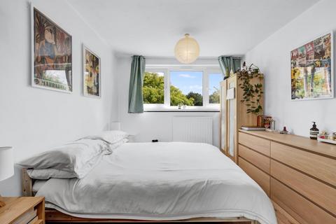 19b Ravenscroft Street, Bethnal Green, London, E2 7SH