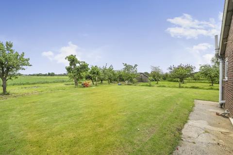 3 bedroom detached bungalow for sale, Bishopdyke Road, Cawood, Selby