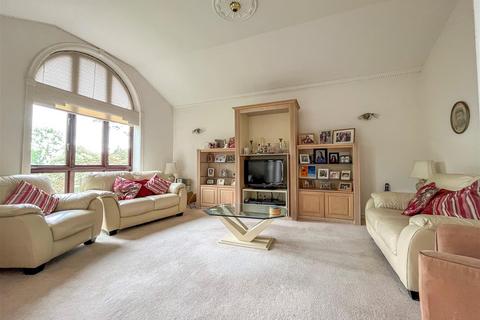 2 bedroom apartment for sale, The Cloisters, Bushey