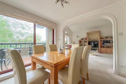 2 bedroom apartment for sale, The Cloisters, Bushey