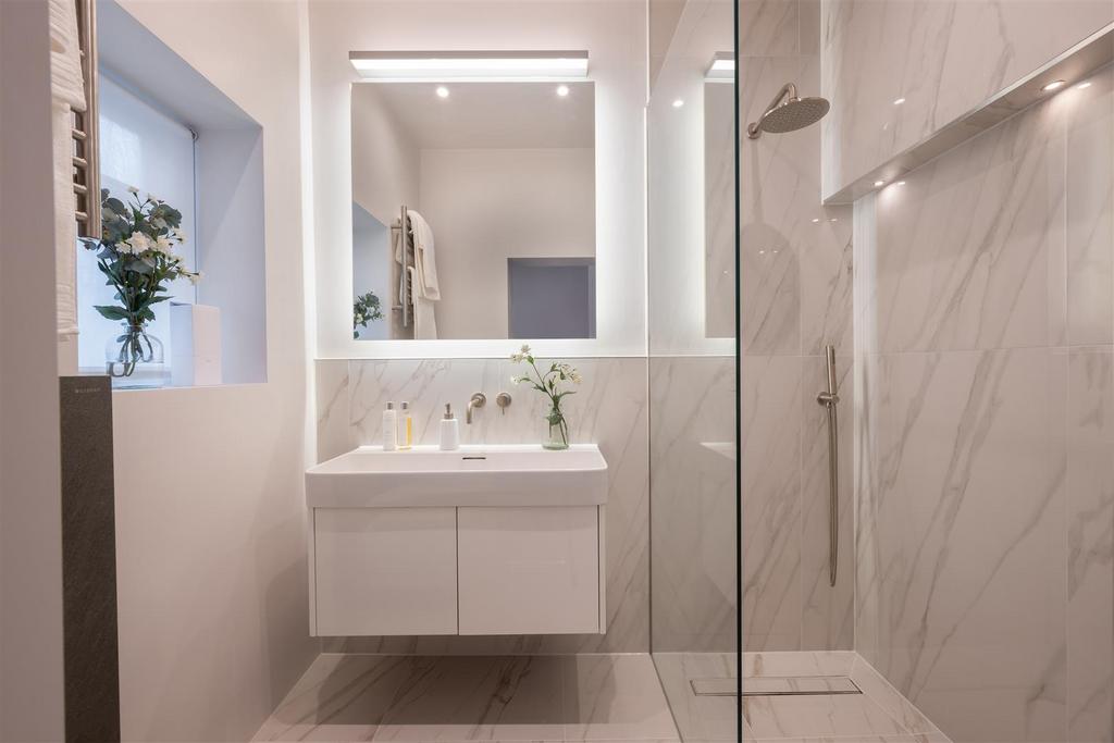 Flat 5, 50 Pont Street Hi-23.jpg