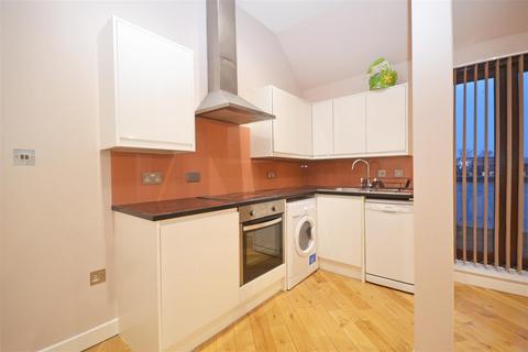 2 bedroom apartment to rent, St Johns Road, Isleworth