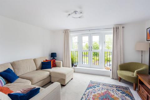 21 Flora Close, Cheltenham, GL52 3HY