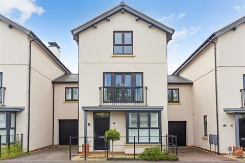 21 Flora Close, Cheltenham, GL52 3HY