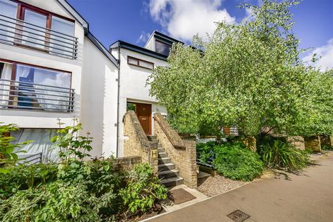 1 bedroom apartment for sale, Third Cross Road, Twickenham