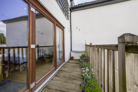 Trafalgar, Flat 2, 36 Third Cross Road, Twickenham, TW2 5DU