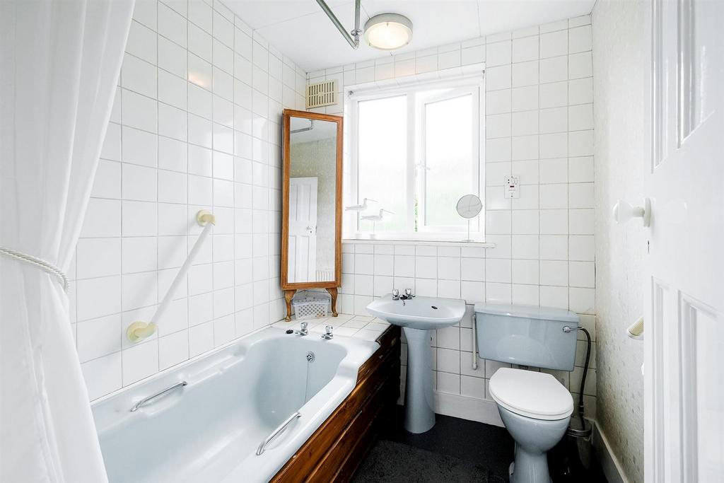 261 Larkshall Road-13 rszd.jpg