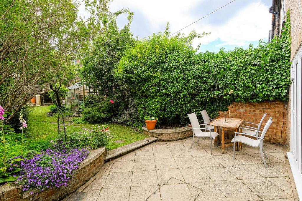 261 Larkshall Road-21 rszd.jpg