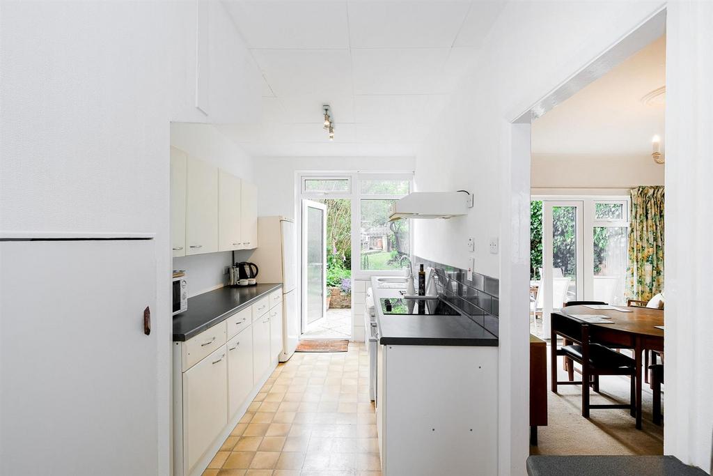261 Larkshall Road-18 rszd.jpg