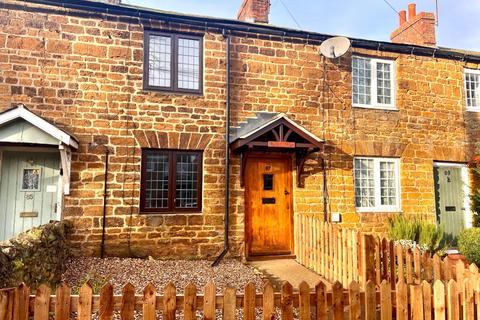2 bedroom cottage for sale, Northampton Road, Brixworth, Northamptonshire NN6