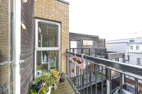 2 bedroom flat for sale, Waldegrave Road, Teddington