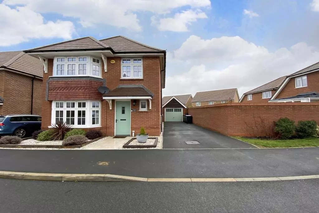 4 bedroom detached house to rent