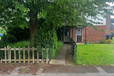 1 bedroom house to rent, 18 Bradmoor Court, The Glades, Northampton