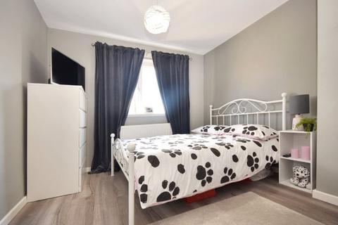 63 Harewood Road, Wakefield, WF1 4BW